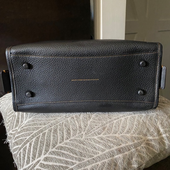 Coach Rogue 30 Pyramid - Picture 3 of 9